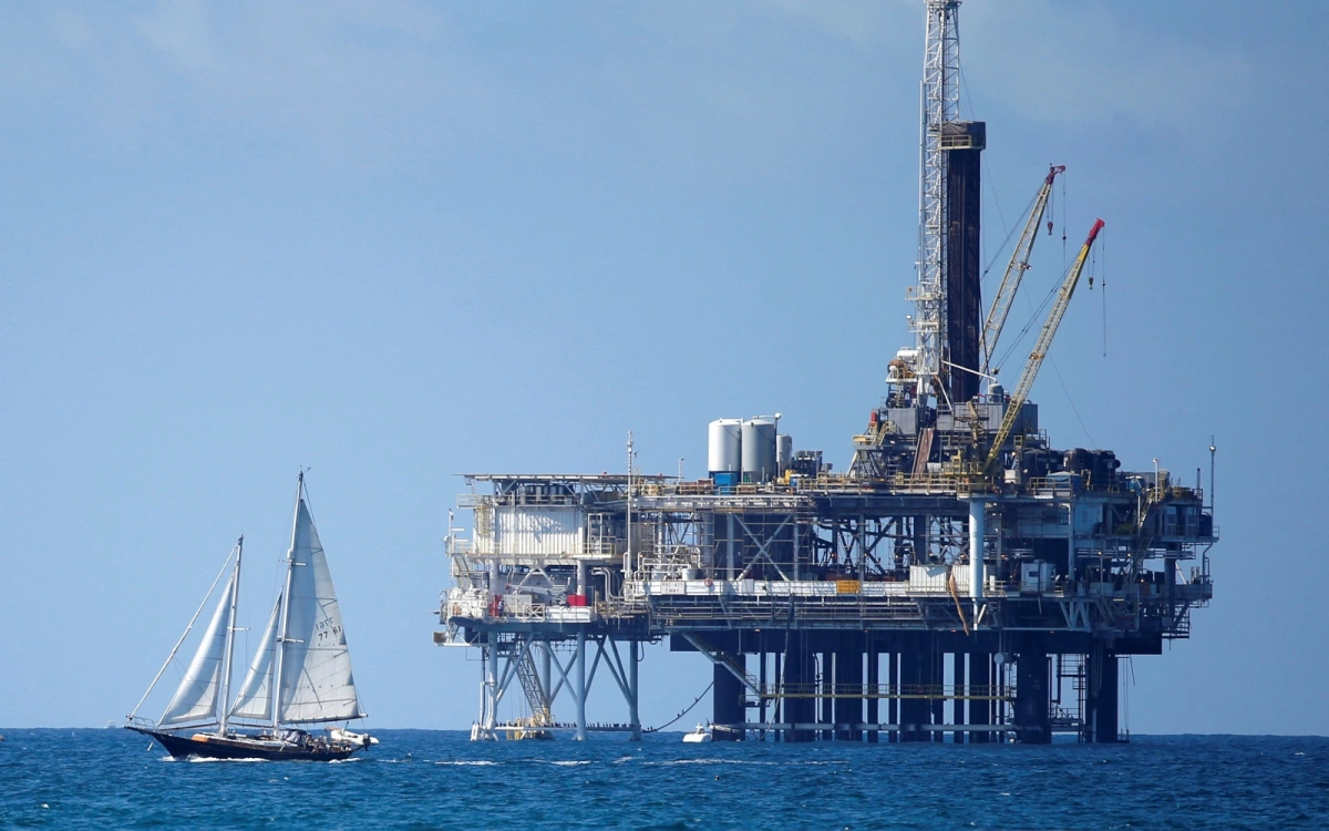 Цена нефти Brent упала на 2% на фоне снижения опасений на Ближнем Востоке
