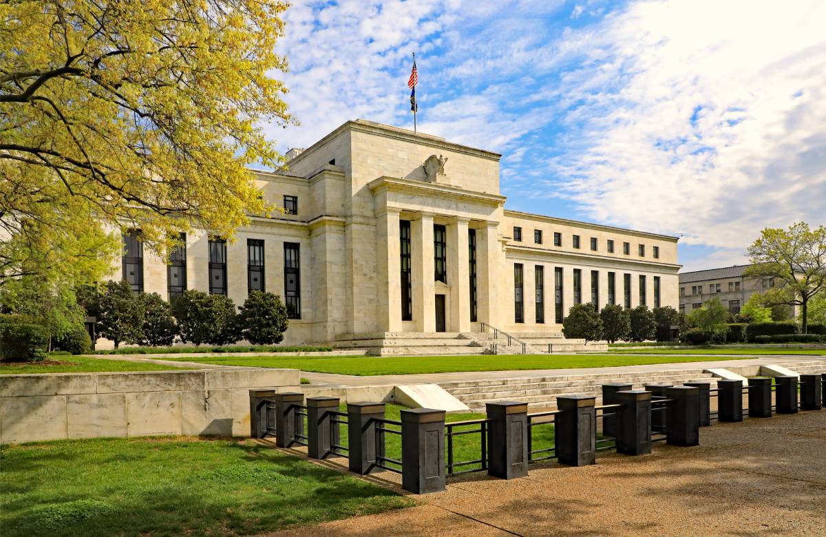 Американский рынок падает на фоне ожидания действий от ФРС