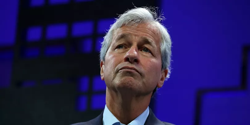 Глава JPMorgan предупредил об угрозе всемирной рецессии через 6–9 месяцев