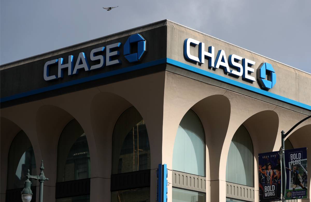JPMorgan Chase выплатит $200 млн из-за проблем с контролем коммуникаций
