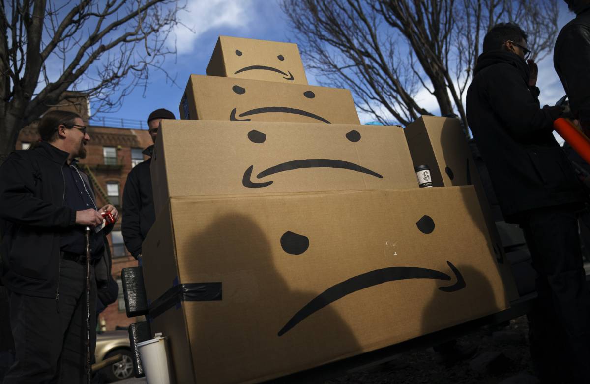 Доставщики грузов для Amazon в Великобритании требуют защиты своих прав