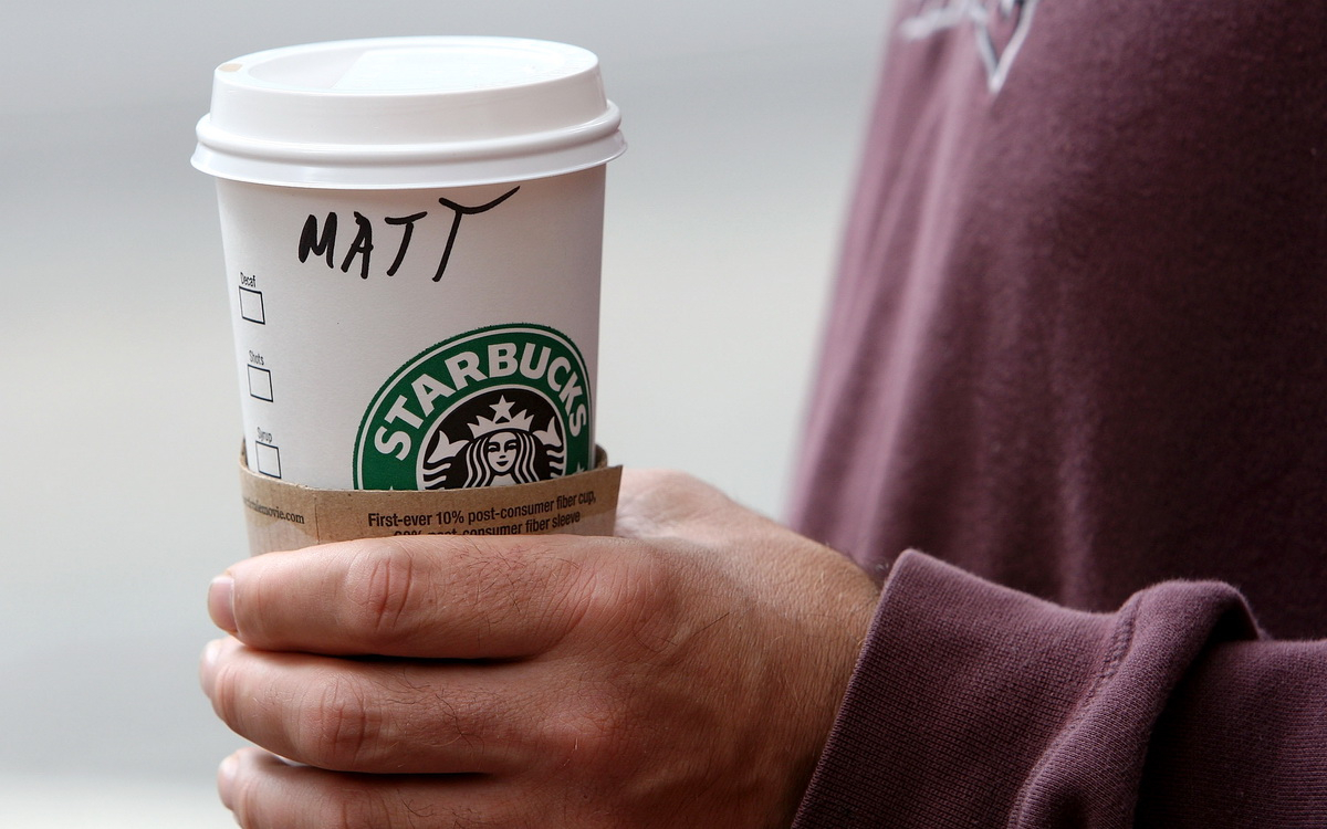 В Starbucks ажиотаж после пандемии — не хватает одноразовых стаканчиков