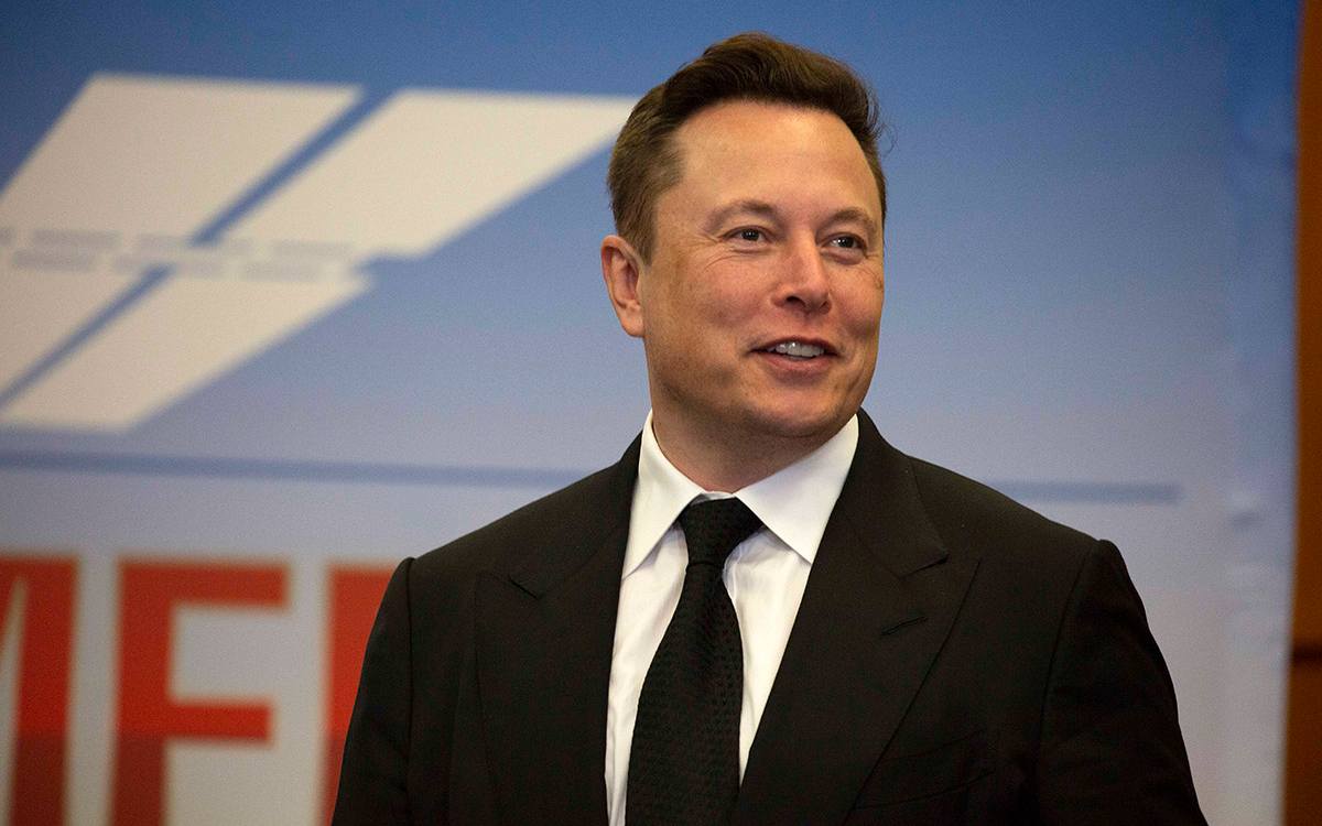 Маск продал акции Tesla почти на $5 млрд после опроса в Twitter