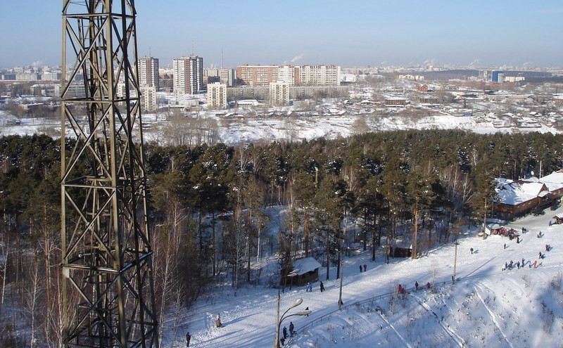 Екатеринбург. Вид на город с горы в Уктусском лесопарке