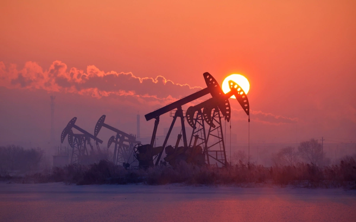 Цена нефти Brent превысила $85 за баррель впервые с 29 мая