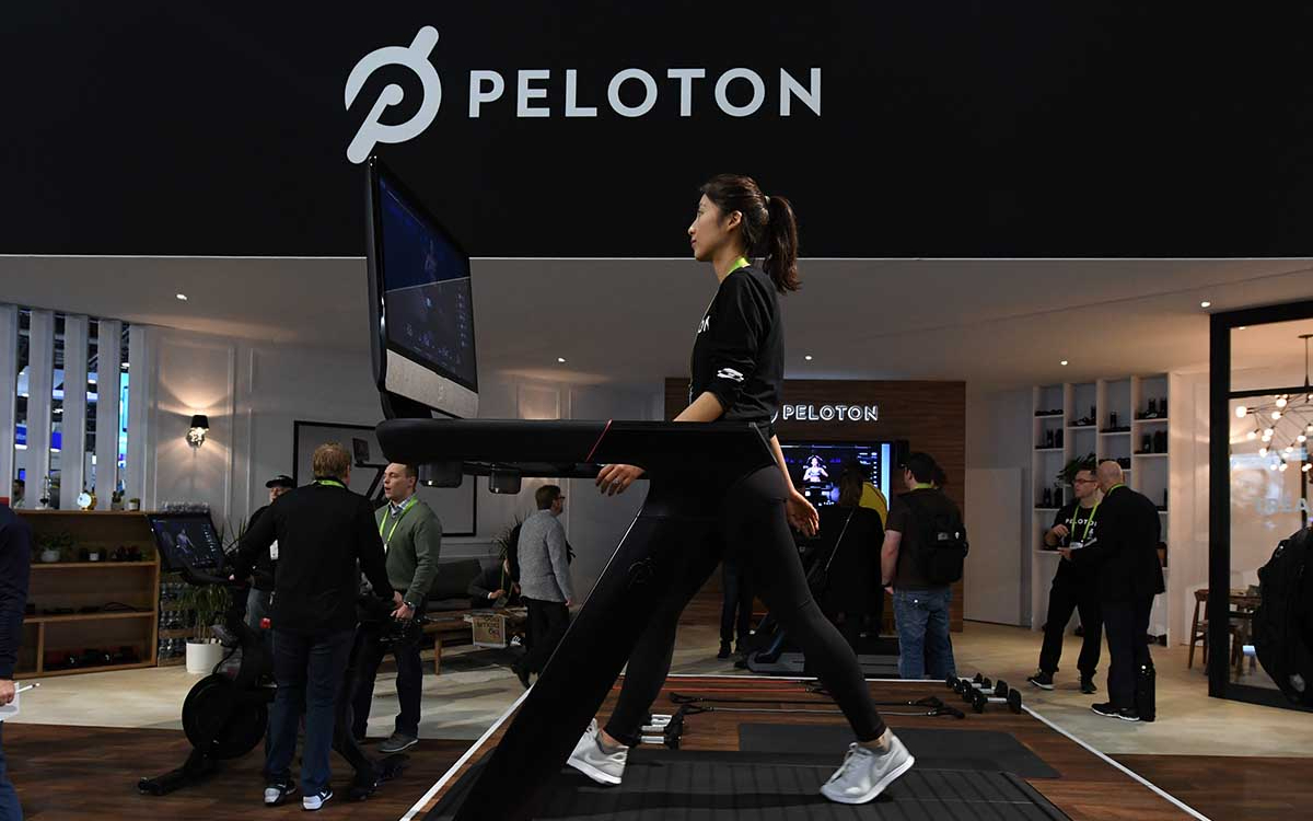 Акции Peloton потеряли около 30% после выхода квартального отчета