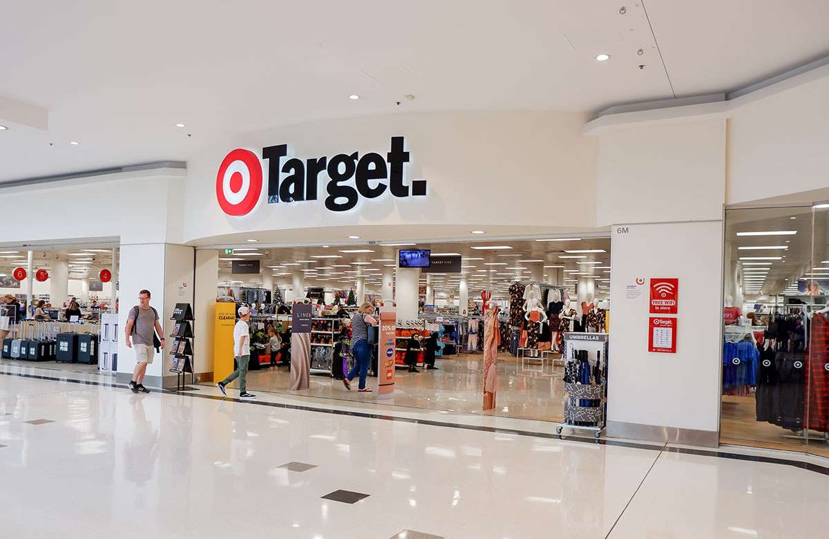 Акции Target упали на 7% на фоне снижения прогноза по прибыли