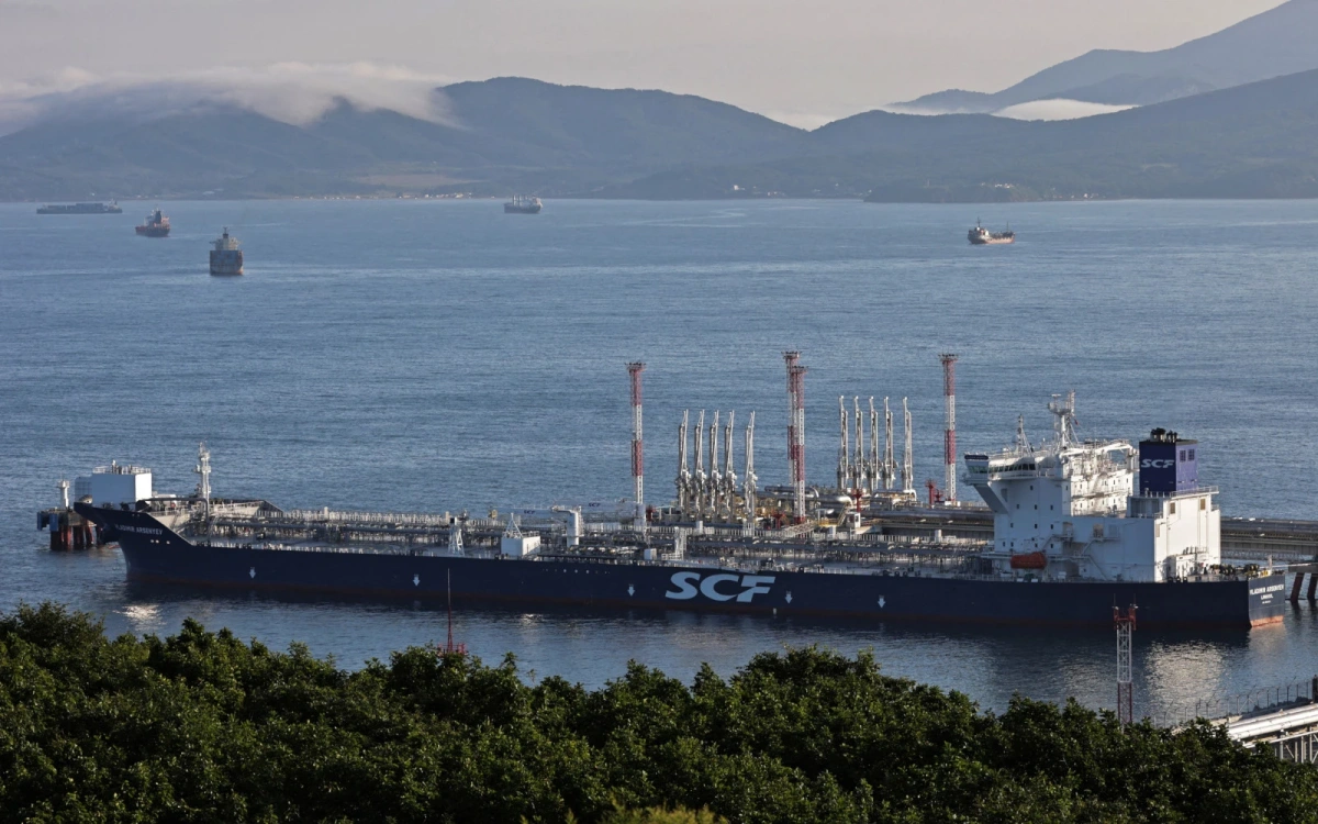 Морские поставки нефти из России выросли до максимума за 11 месяцев