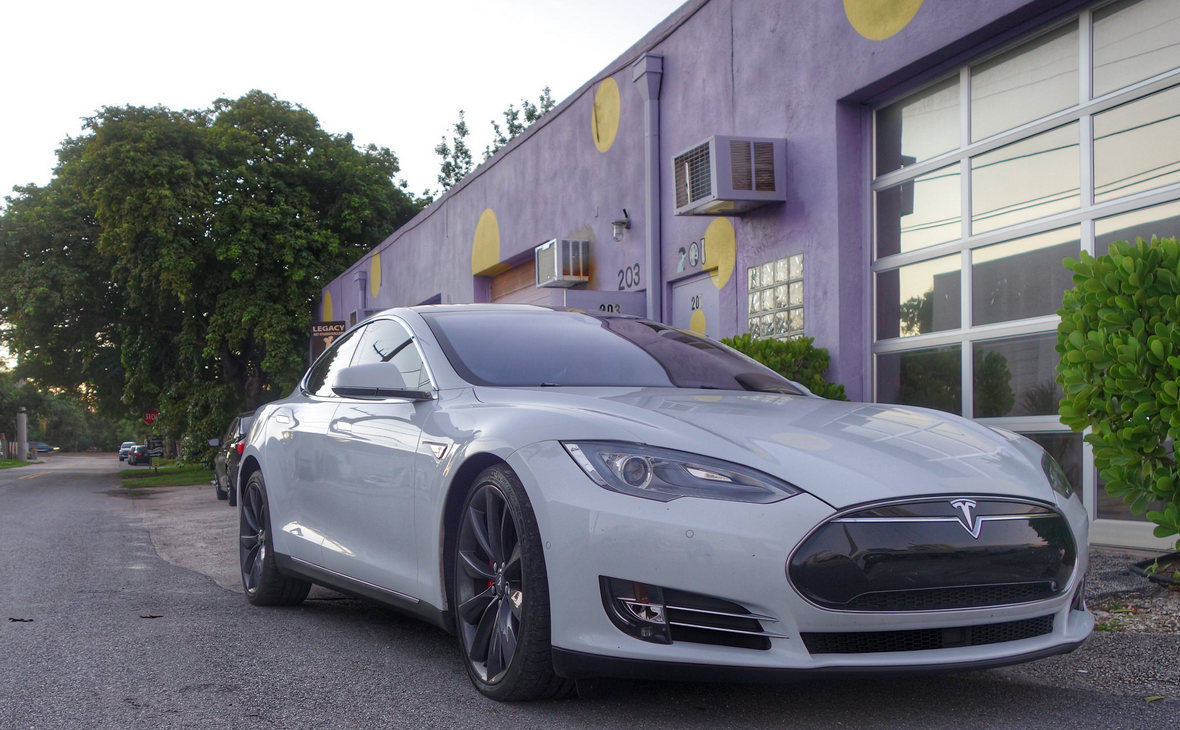 Акции Tesla взлетели на 13%. Что происходит?