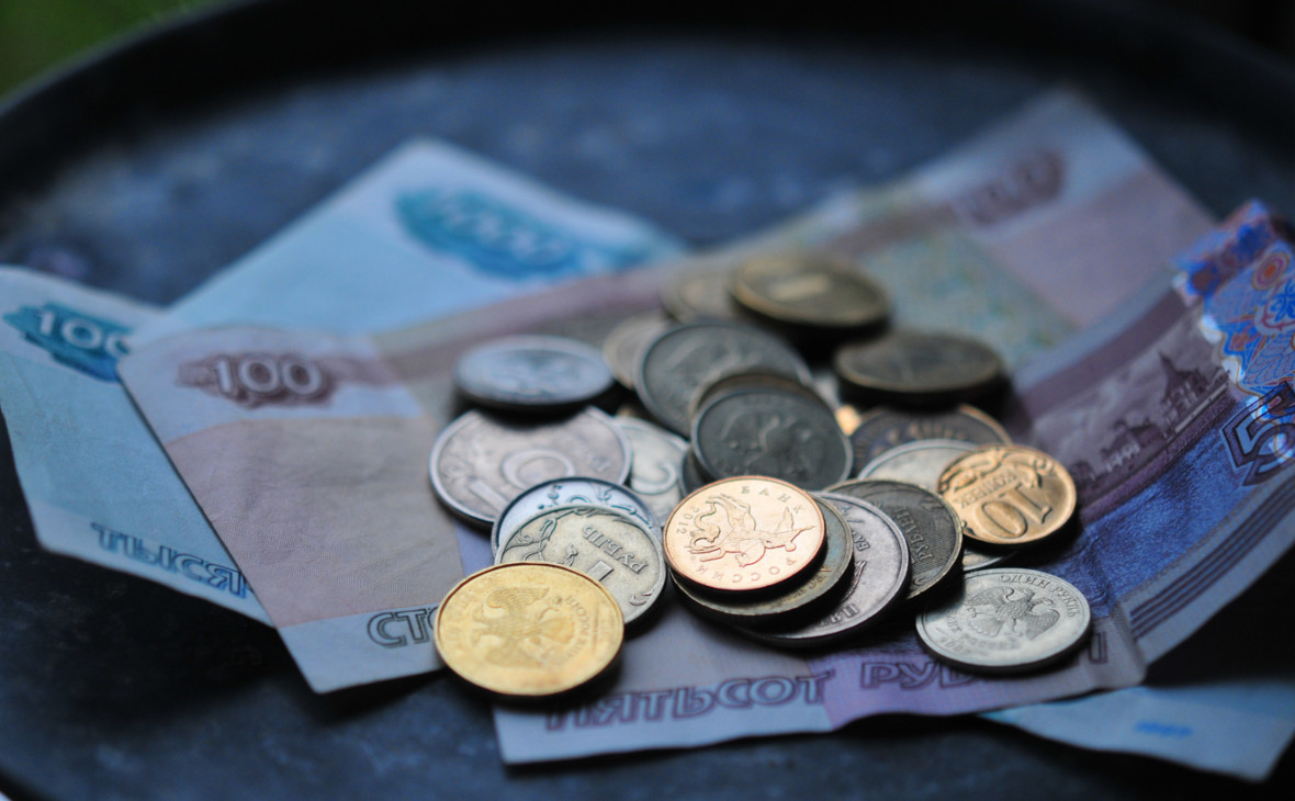 Почему курс рубля снизился и как заседание ЦБ повлияет на валюту