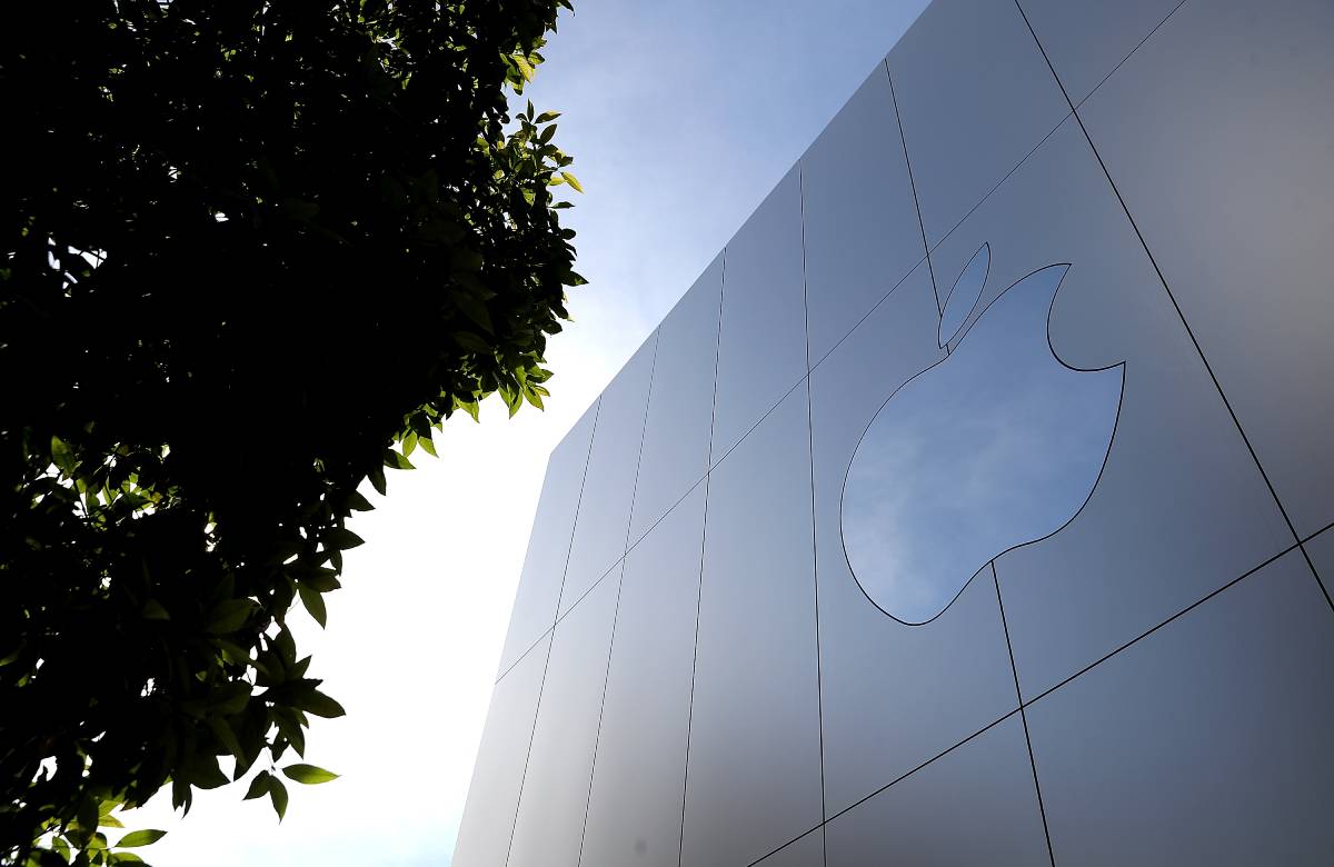 Apple уволила активистку за призыв рассказать о дискриминации в компании