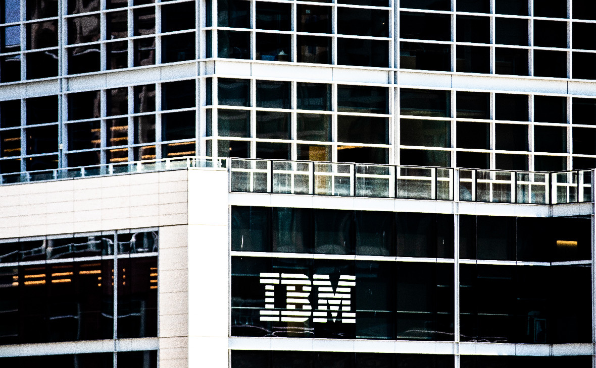 Акции IBM подорожали на 7%. Компания выбралась из убытков и вышла в плюс