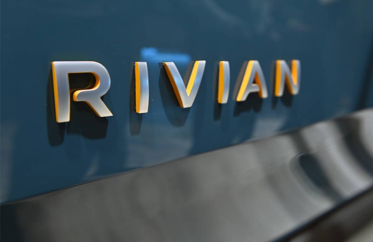 Rivian опередил своего конкурента Tesla и представил первый электропикап