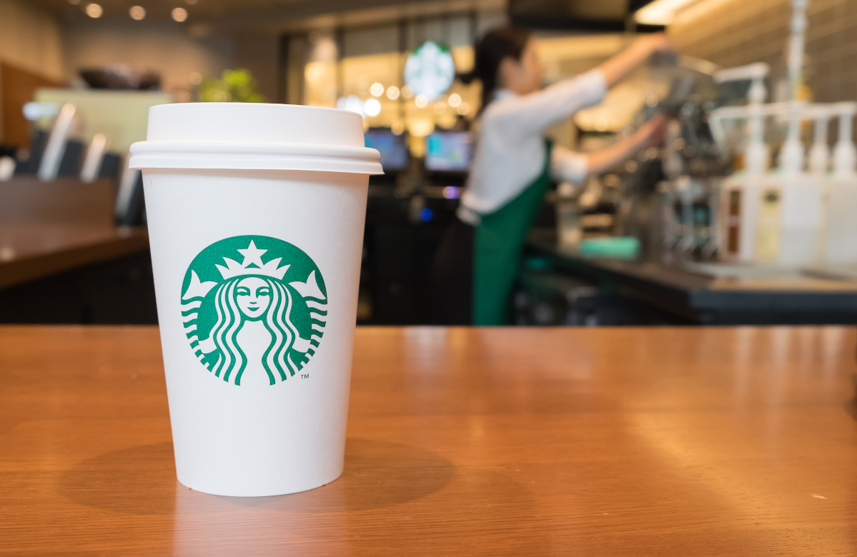Starbucks объявила о закрытии 130 кофеен в России