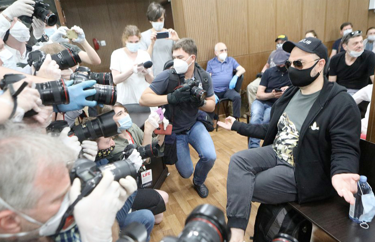 Кирилл Серебренников в здании суда в день оглашения приговора по делу «Седьмой студии», 26 июня 2020