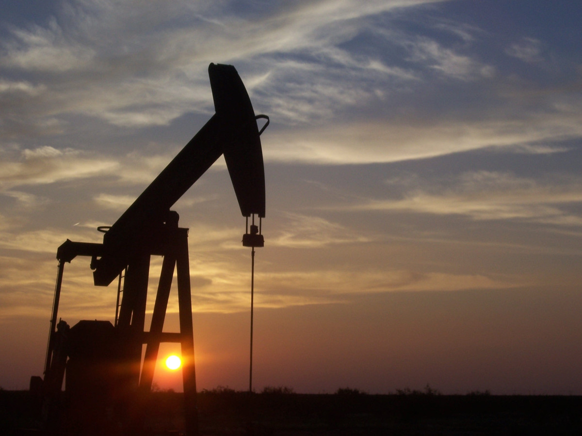 Эксперты спрогнозировали дальнейшее падение рубля и нефти