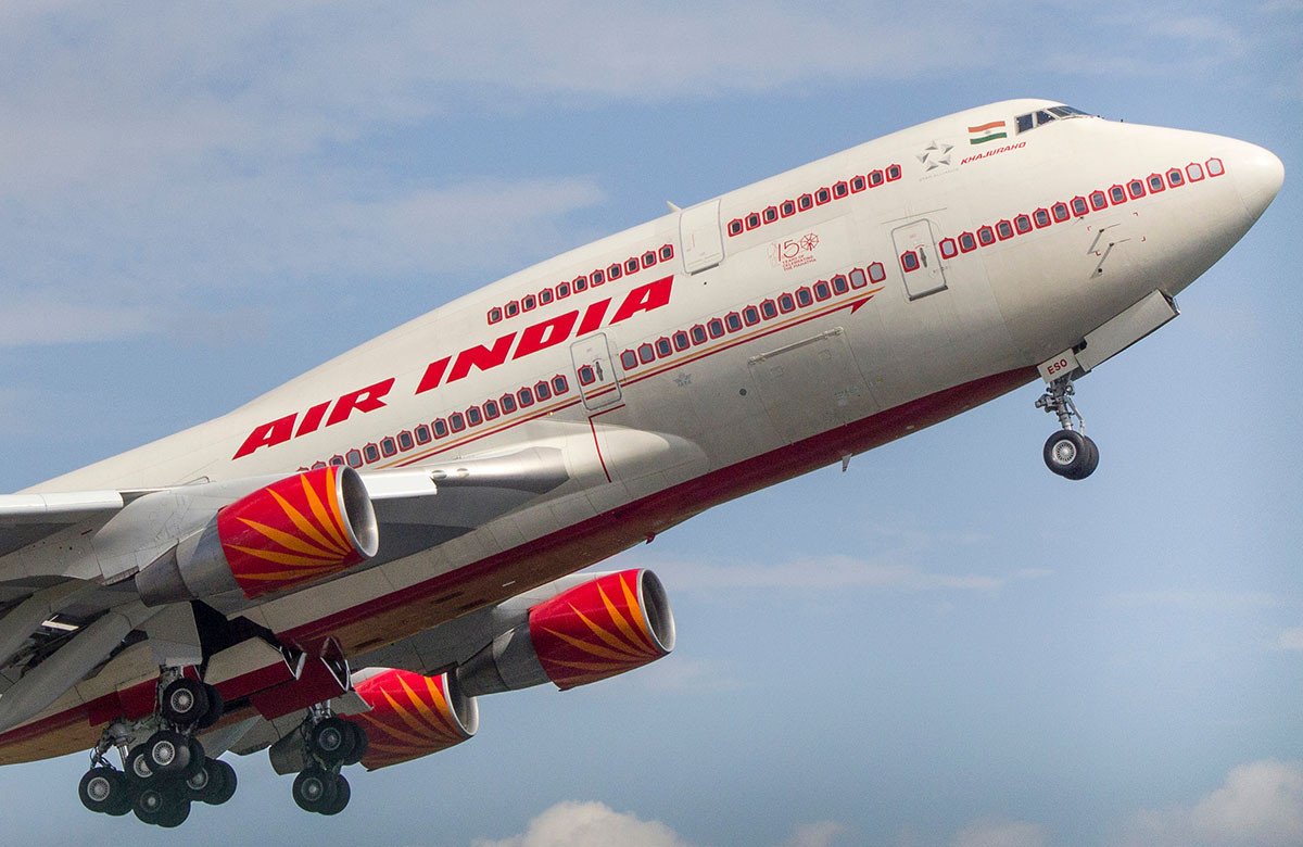 Tata Group выкупила у государства закредитованную авиакомпанию Air India
