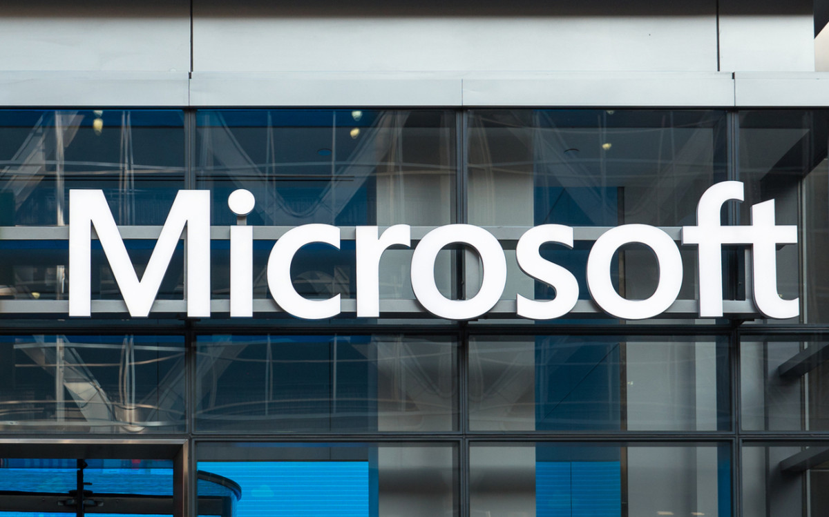 Акции Microsoft упали на 4% после снижения прогноза по выручке и прибыли