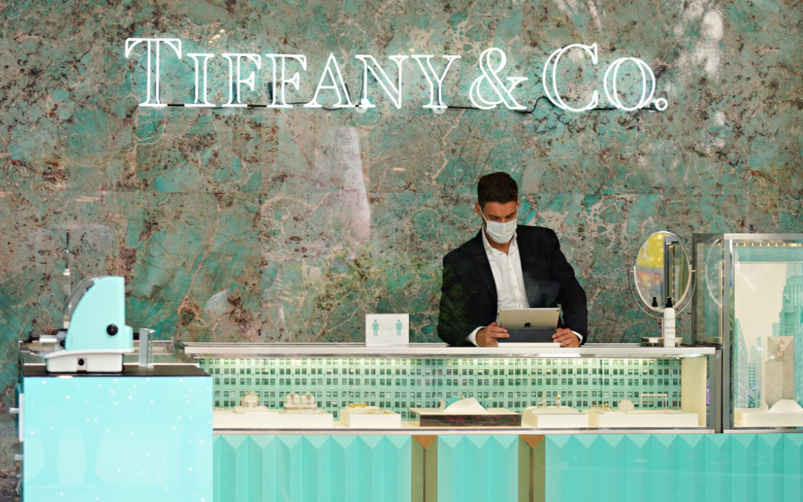 Tiffany исключат из S&P 500. Ее место займет компания чистой энергетики