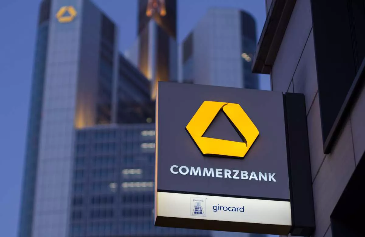 Немецкий Commerzbank прогнозирует трудный четвертый квартал