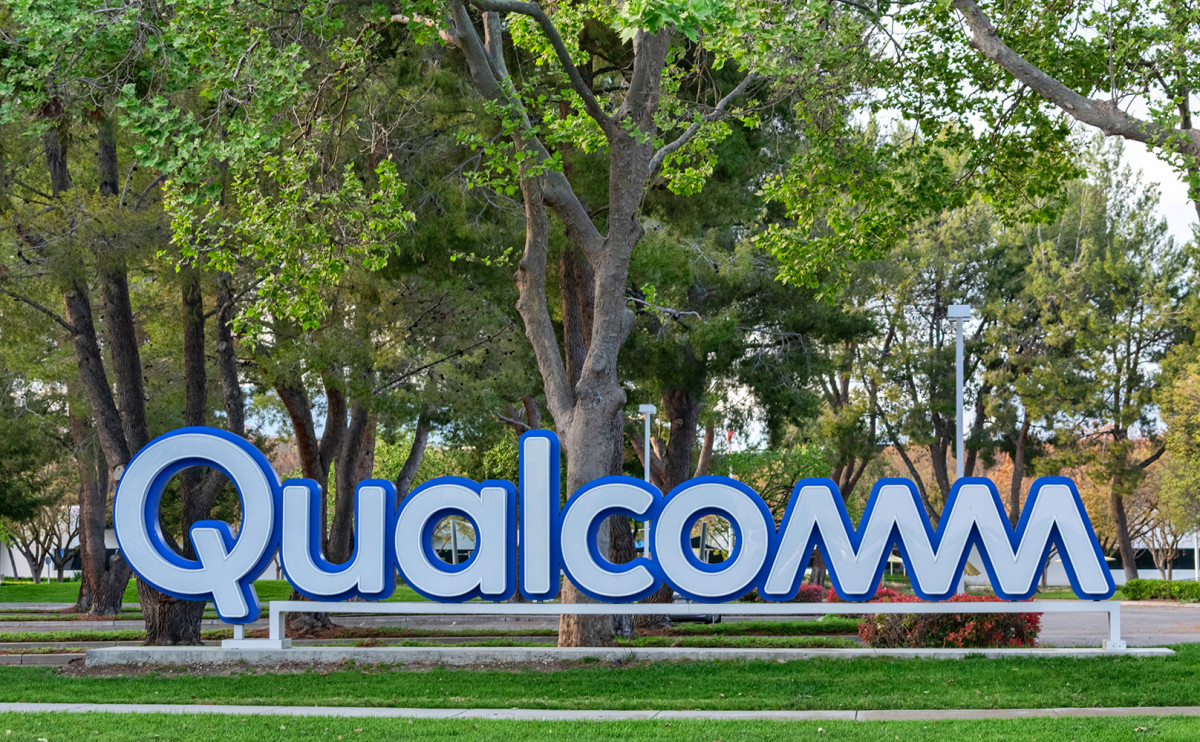 Qualcomm прекратила продажи в России