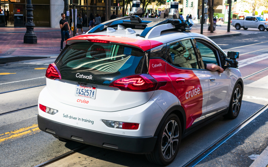 GM и Microsoft вложили $2 млрд в беспилотные такси. Акции GM растут на 9%