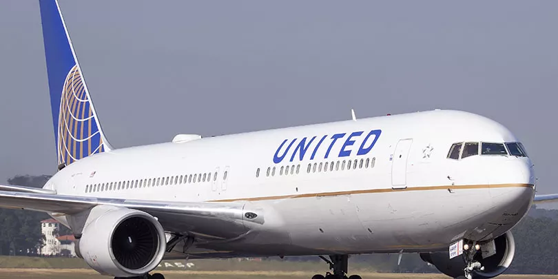 Акции United Airlines выросли на 4% после повышения квартальных прогнозов
