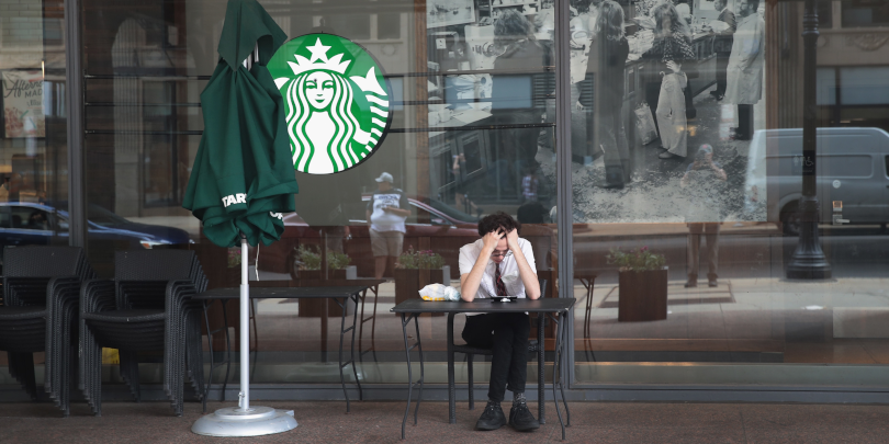 Starbucks отчиталась о глобальном падении продаж. Рост — только в Китае