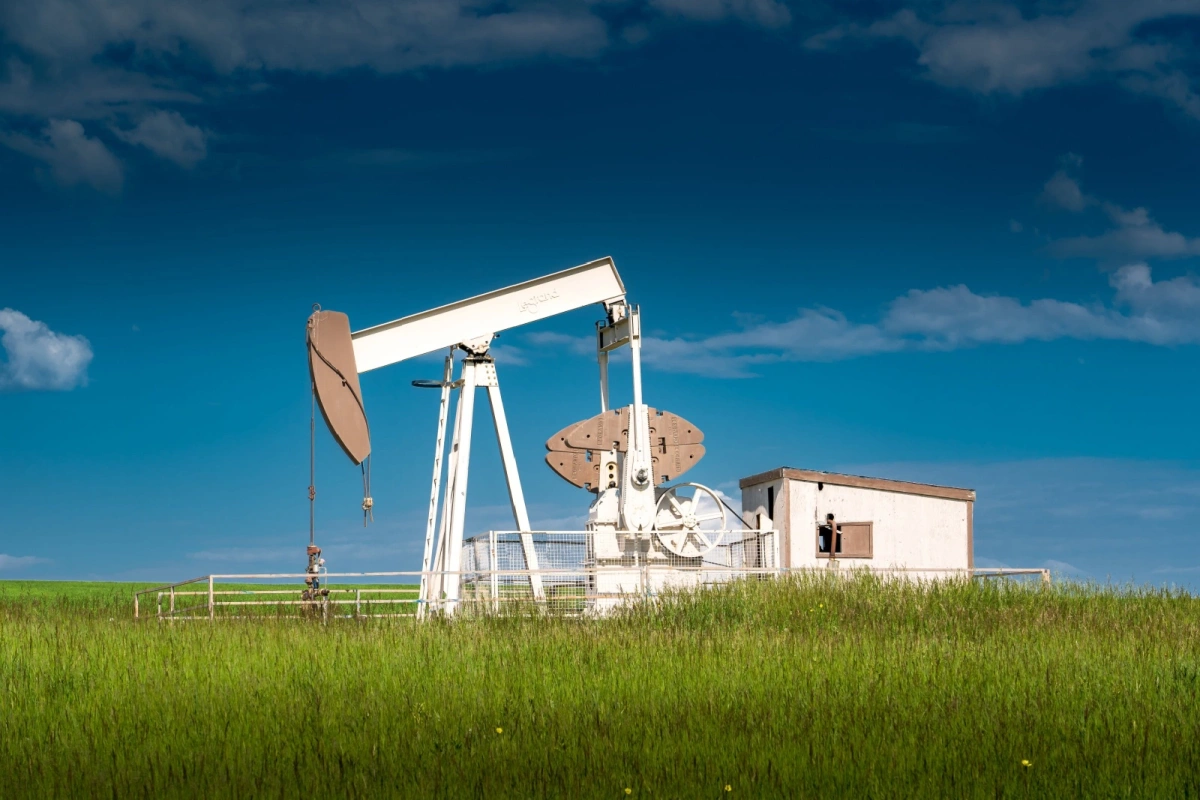 Цена нефти Brent упала ниже $82 за баррель впервые с 13 марта