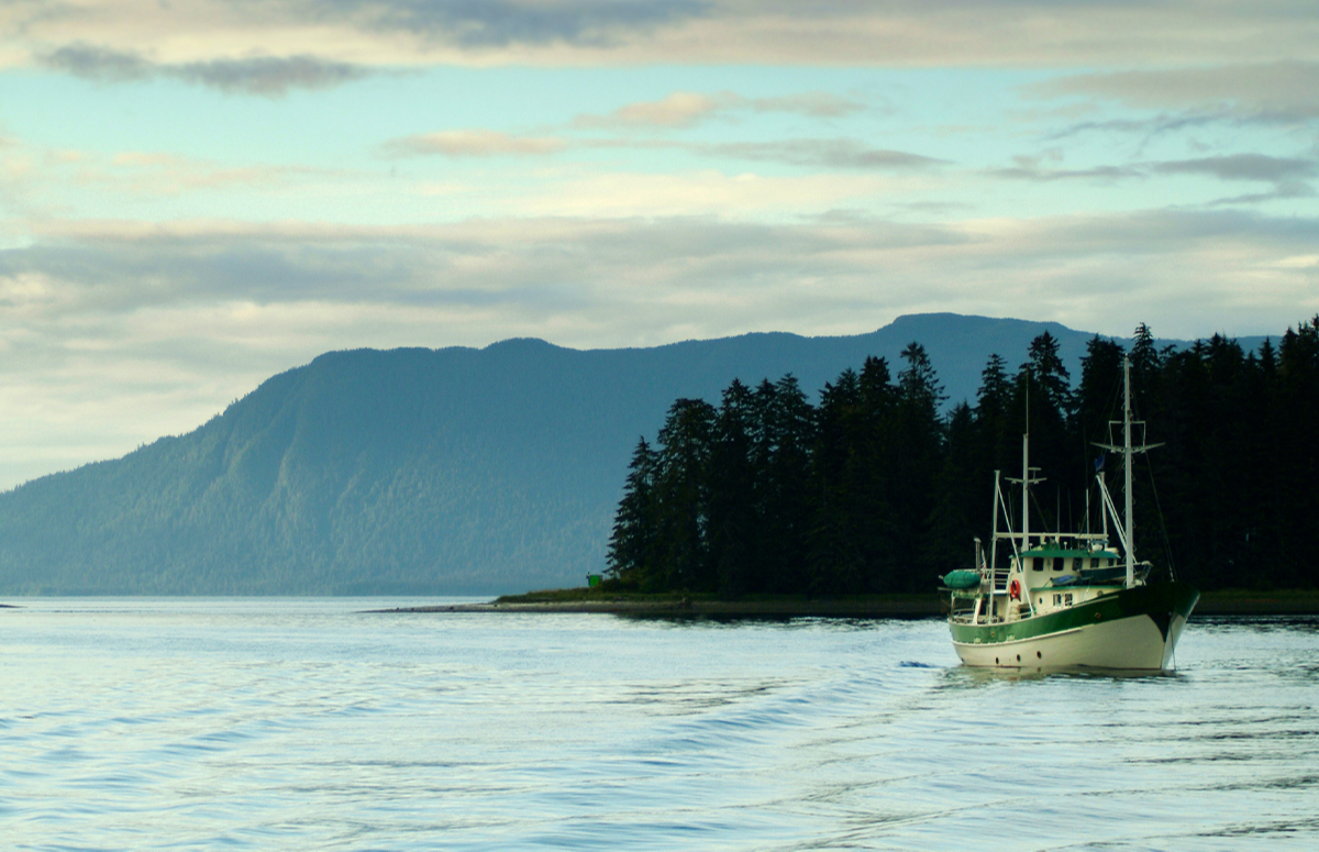 Рыболовное судно, острова на Аляске