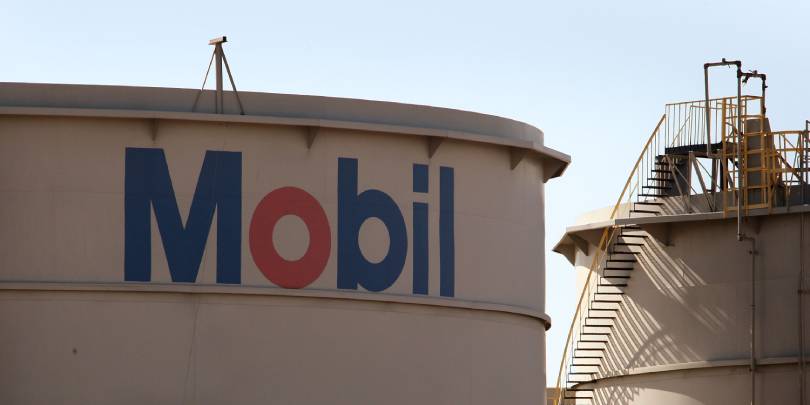 Из-за пожара на заводе Exxon Mobil выросла премия цены бензина к WTI