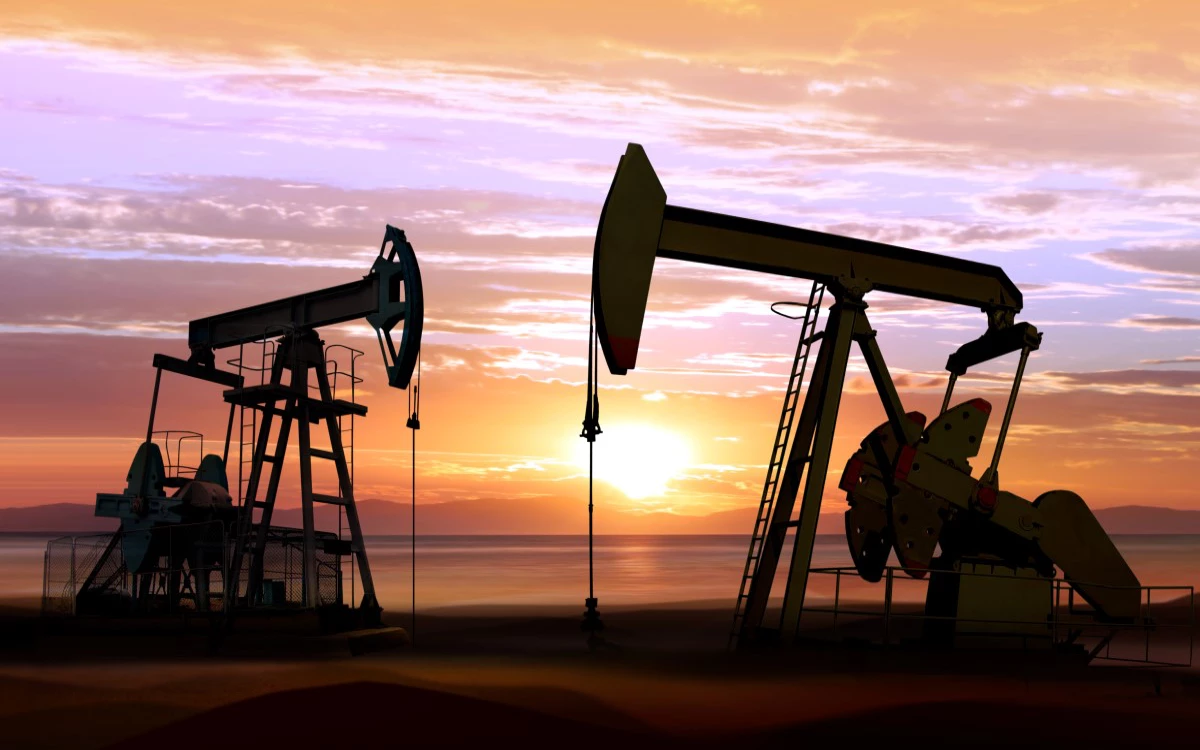 Цена нефти Brent поднялась выше $85 впервые с 1 мая