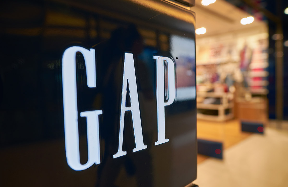 Gap закроет более 100 магазинов в Европе и сосредоточится на e-commerce