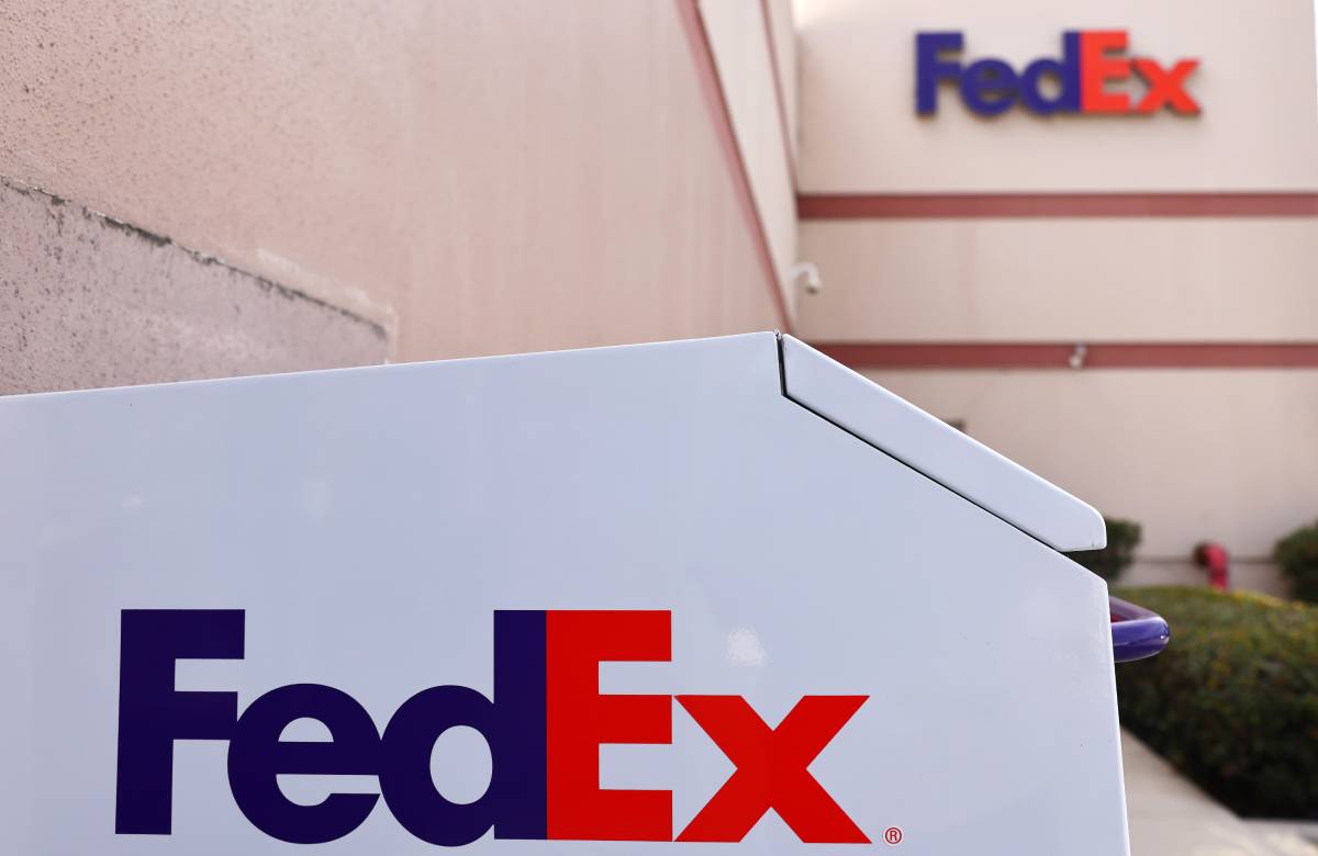 FedEx закрывает базу в Гонконге из-за усиления антиковидных ограничений