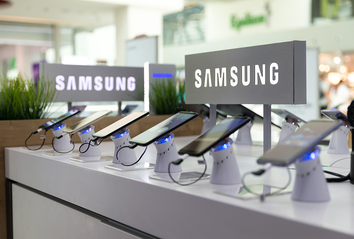 Роспатент отменил ограничения на продажи смартфонов Samsung в России
