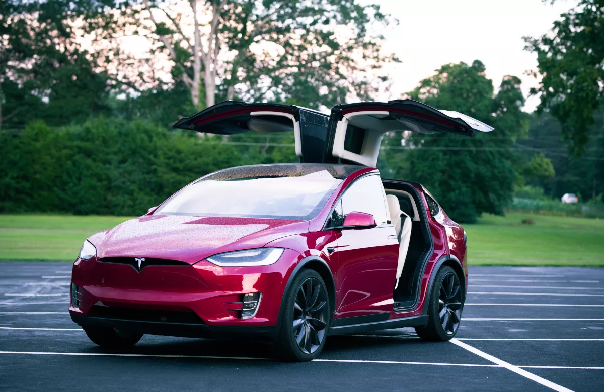 Tesla готовится к первому запуску электромобилей в Таиланде