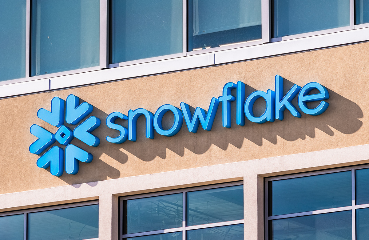 Акции Snowflake упали на 5% на новости о понижении рейтинга