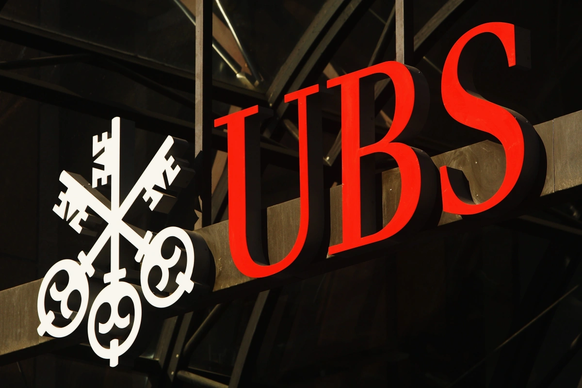 Котировки UBS рекордно обвалились после поглощения Credit Suisse