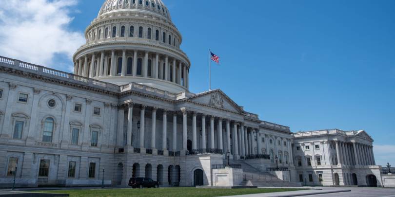 Бизнес-лобби США пытается убедить сенат отложить повышение налогов