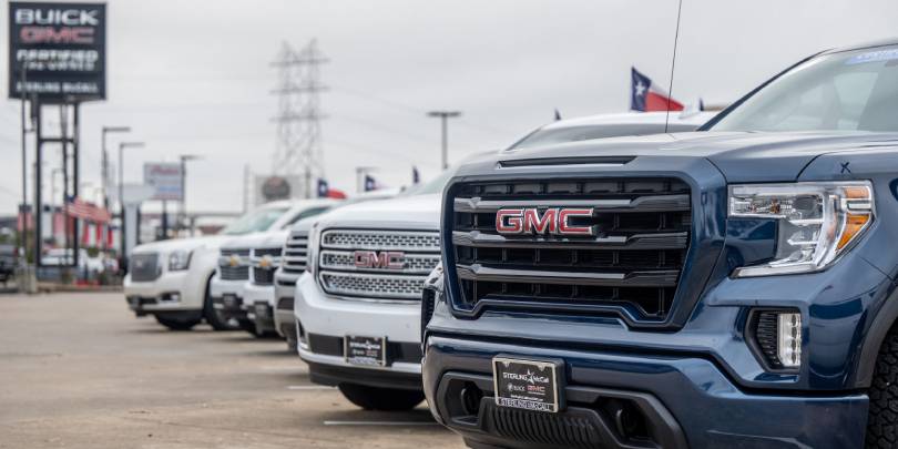 General Motors приостановит поставки автомобилей в Россию