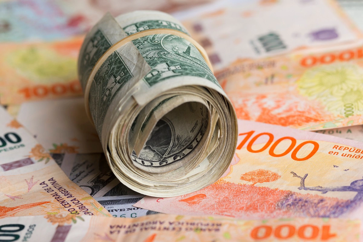 ЦБ повысил официальные курсы доллара и евро