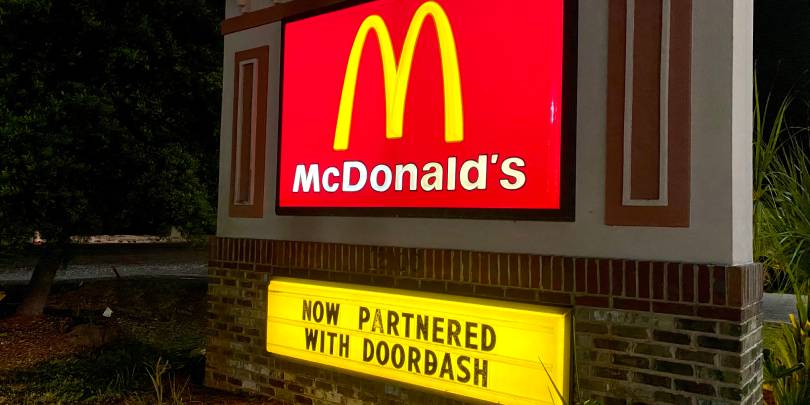 DoorDash повысит комиссионные сборы с McDonald's из-за задержки заказов