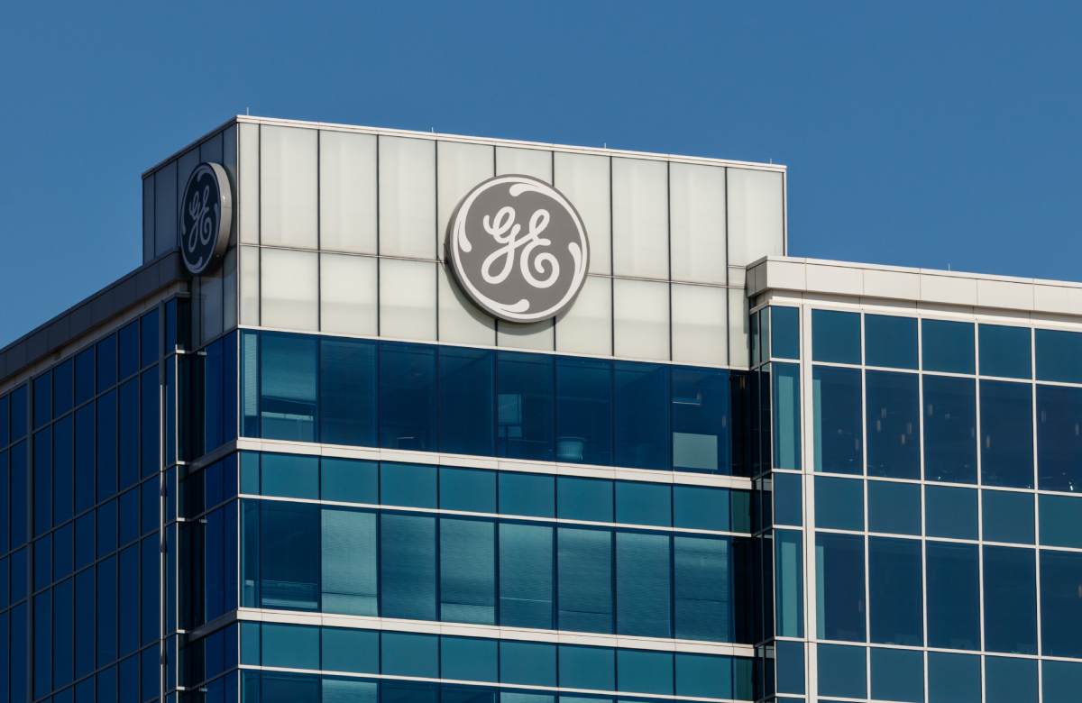 GE сообщает дату обратного сплита акций 1 к 8