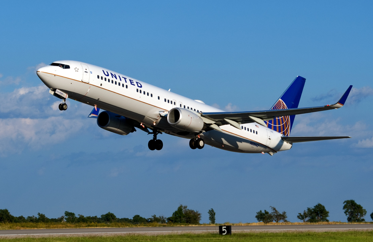 United Airlines запустит зимой 150 рейсов в теплые регионы