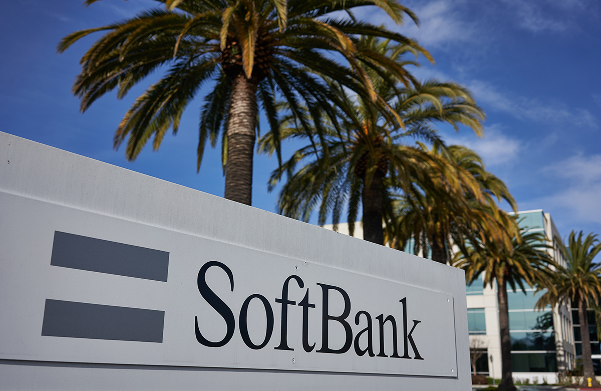 Softbank вдвое увеличил инвестиции в разработчиков ПО