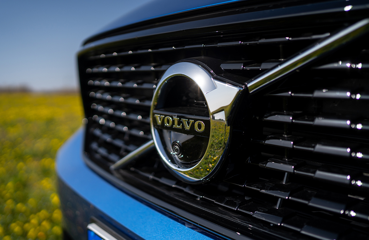 Volvo приостановит поставки автомобилей на российский рынок