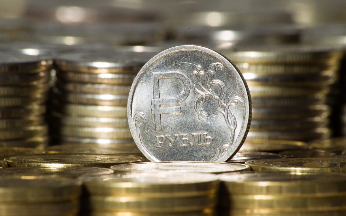 Курс доллара упал ниже ₽91 впервые с 28 июля
