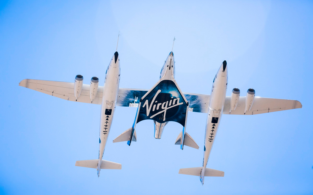 Акции Virgin Galactic взлетели на 28% после полета Брэнсона в космос