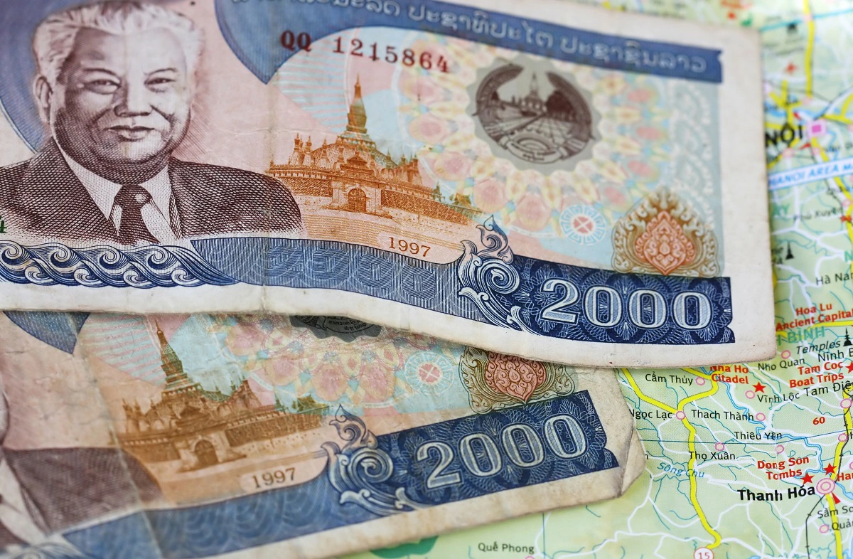 <p>Несмотря на то что Лаос показывает хорошие темпы экономического роста, его экономика значительно меньше, чем экономики соседей — Вьетнама и Камбоджи</p>