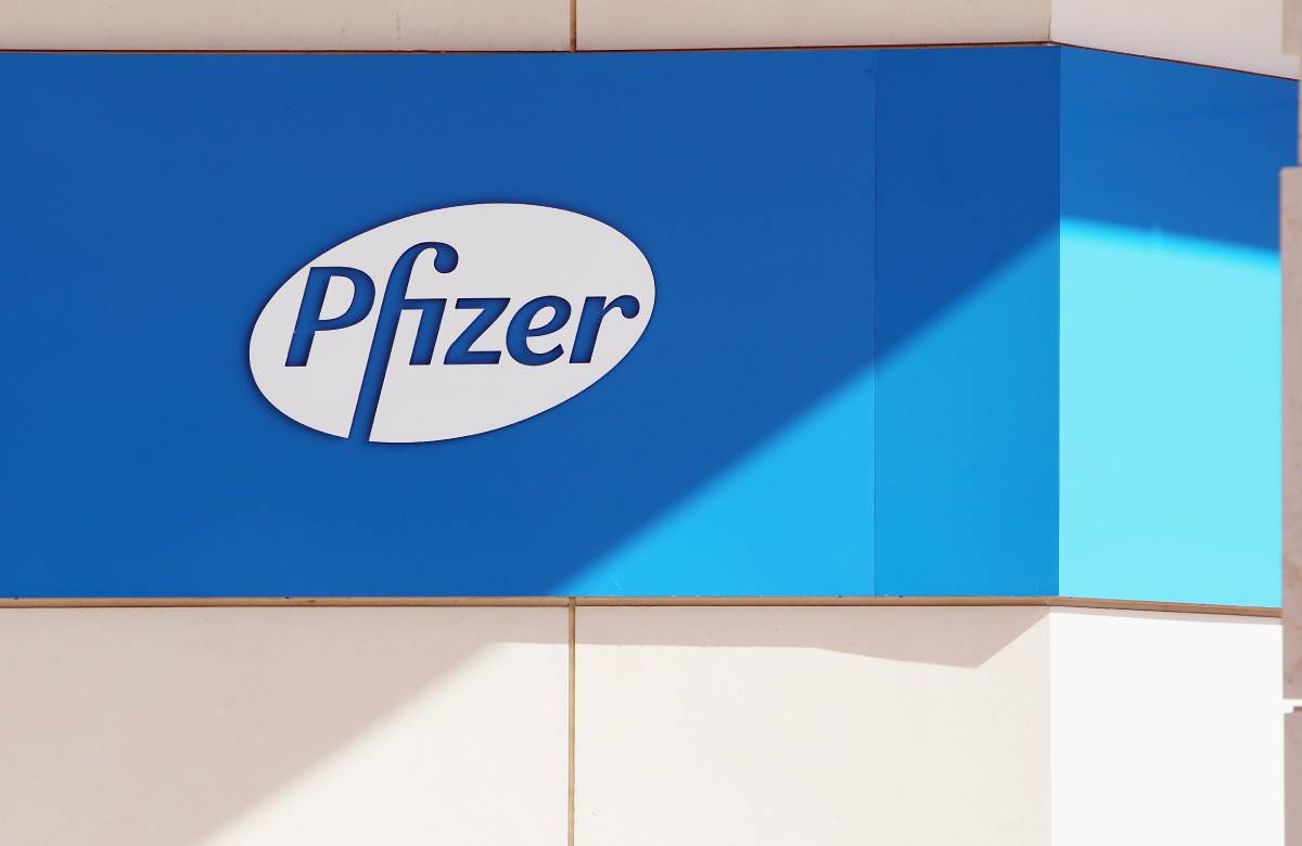 Pfizer начнет поставлять таблетки от COVID-19 в Африку
